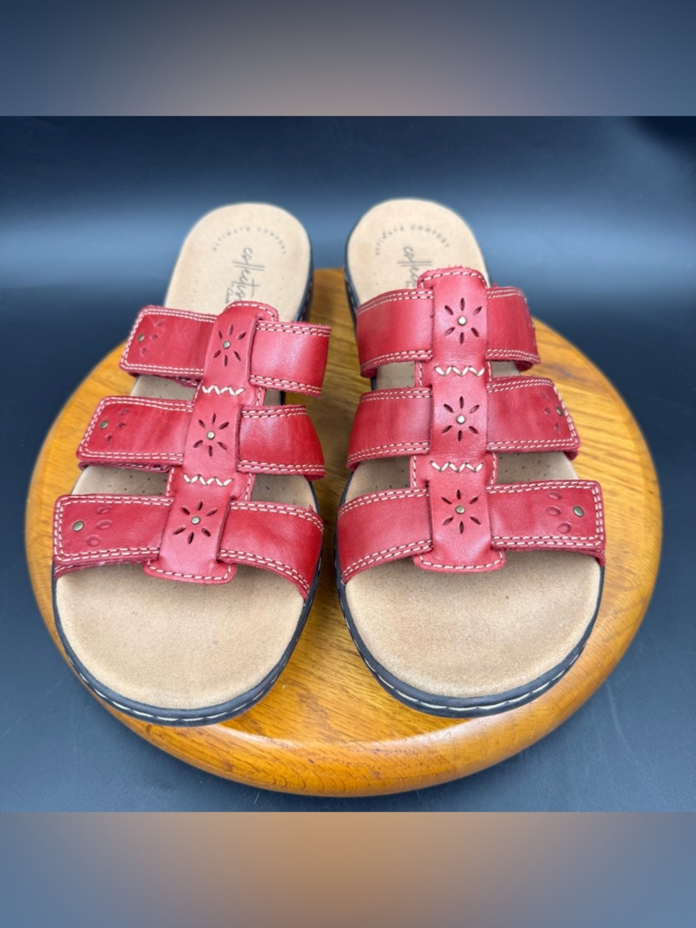 Clarks Leisa Spring Womens size 9.5 shoes red slip on Adjustable comfort sandals